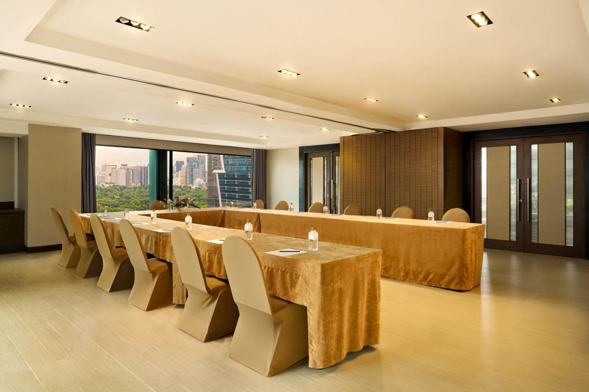 Aetas Lumpini Hotel Bangkok Kültér fotó